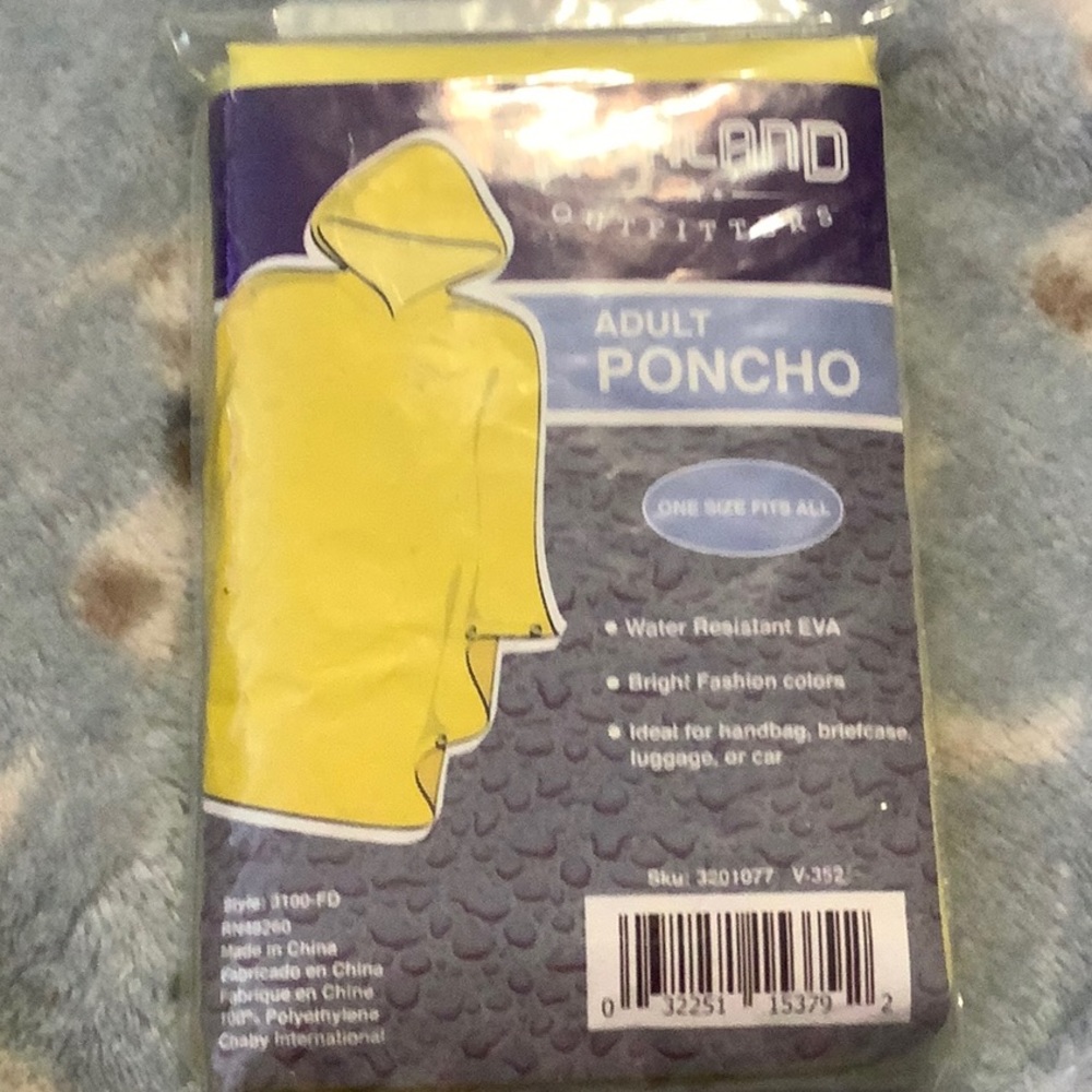 Highland Adult Poncho NWOT